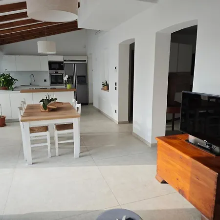 Casa Re Del Bosco - Airport Appartement